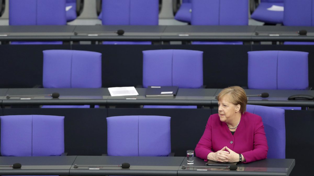 Merkel vows European solidarity – rejects common European debt