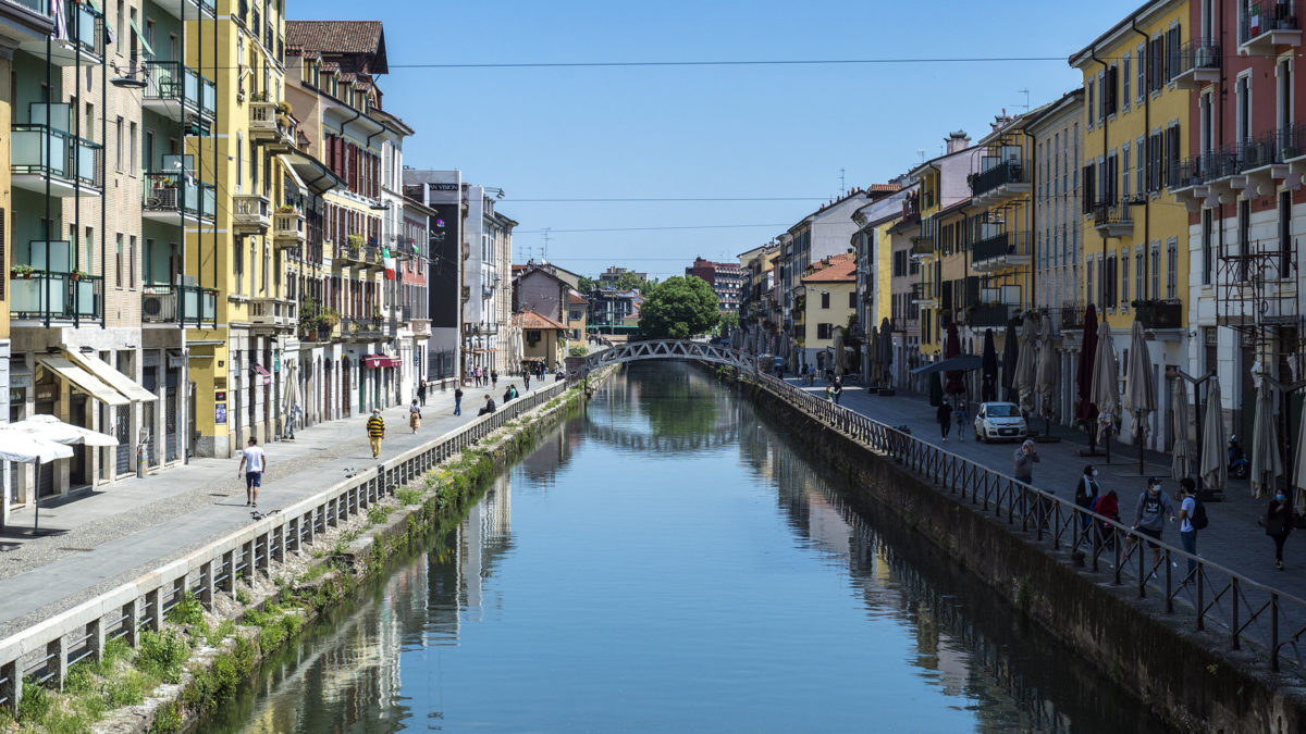 Mayor of Milan expresses anger for “shameful” pictures of crowds along canals