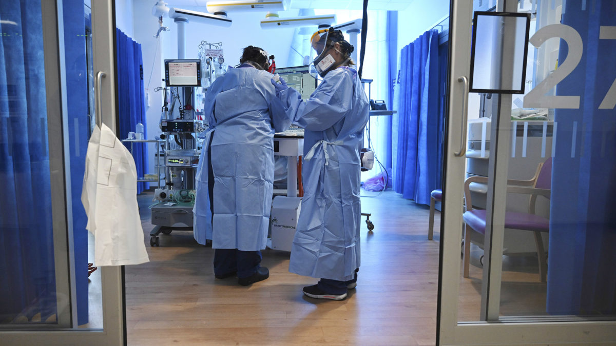 British doctors are buying their own PPE and relying on donations, medical association says
